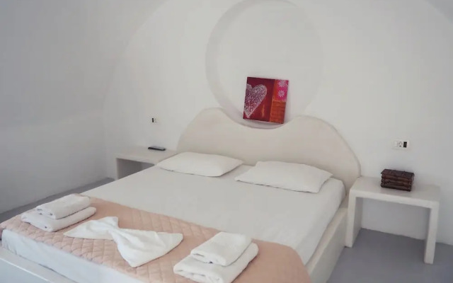 Leon Lux Apartments