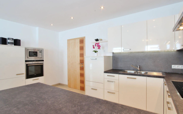 Spacious Villa With Garden in Hinterthiersee