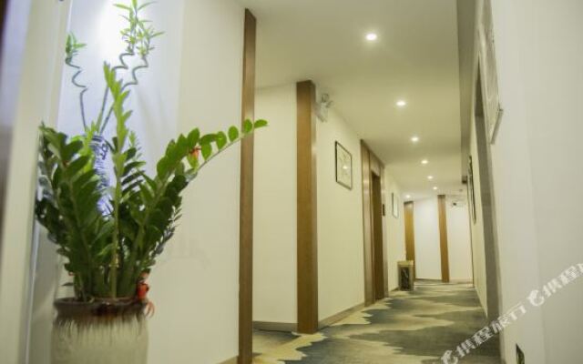 Xiamen Fengxiang Business Hotel (Tong'an South Ring Road)