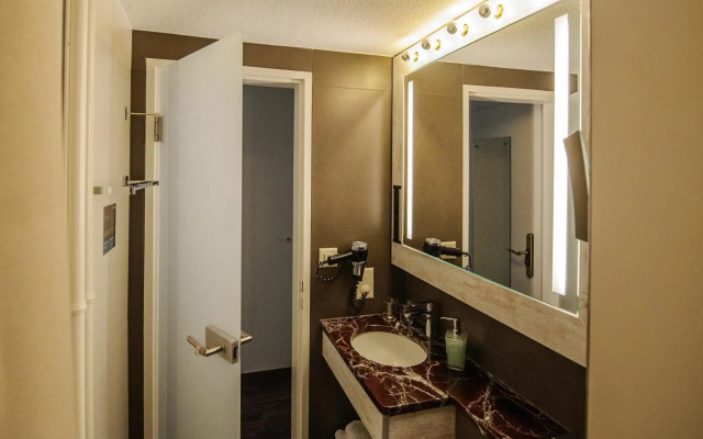 Alexander Guesthouse