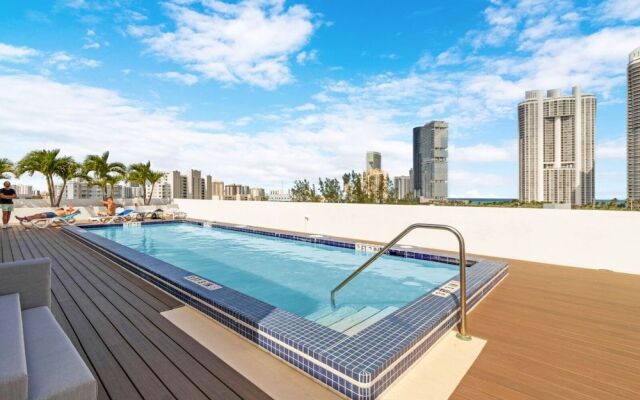 Roami at Sunny Isles