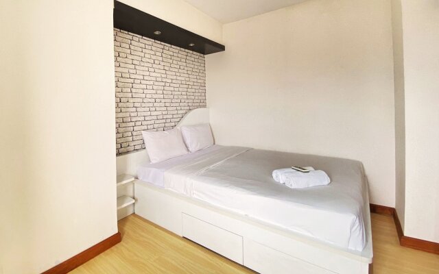 Homey 2Br At Gateway Ahmad Yani Cicadas Apartment