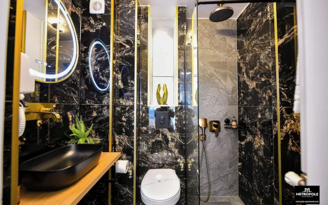 Metropole Apartments Central City