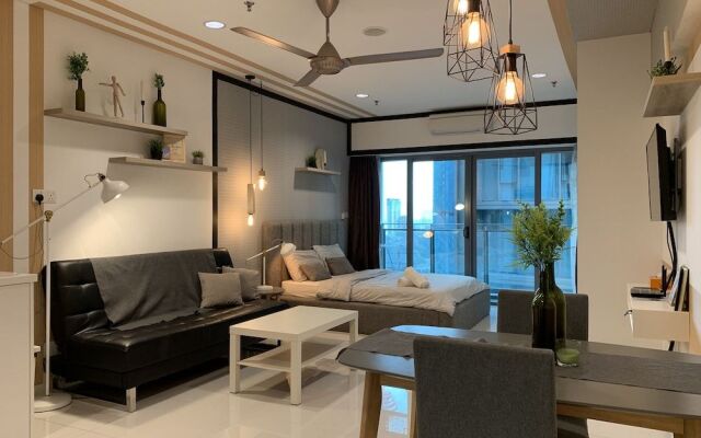 Mercu Summer Suites Freluxe Homestay