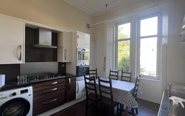 Happy Apartment