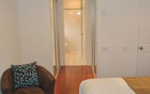 The Pommy Tree – Guest Rooms – Belconnen