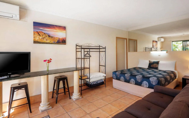 Bilinga Beach Motel