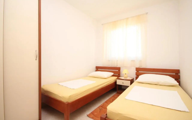 Apartments with a parking space Seget Vranjica, Trogir - 8507