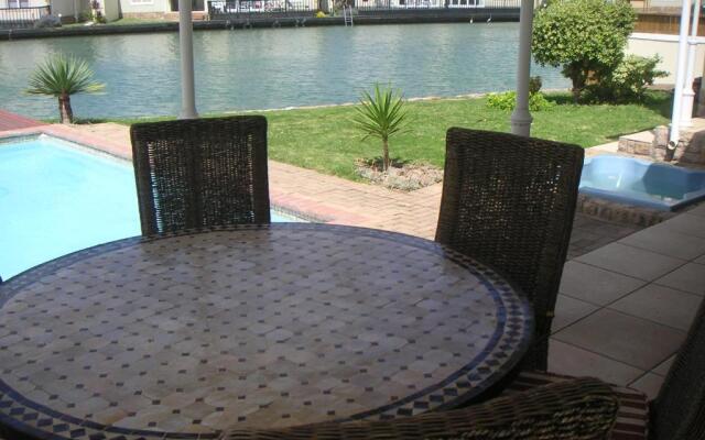 Waterside Living MM1304