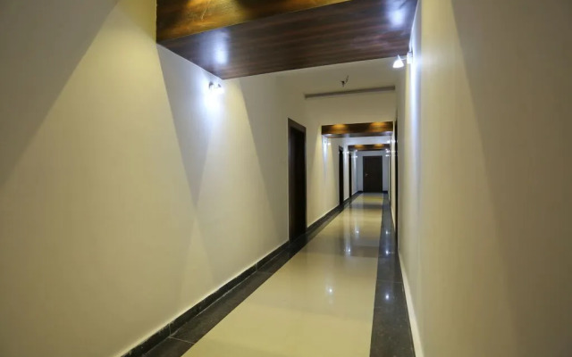 FabHotel Pentagon by OYO