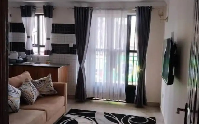 Humming-Cage Studios Suites