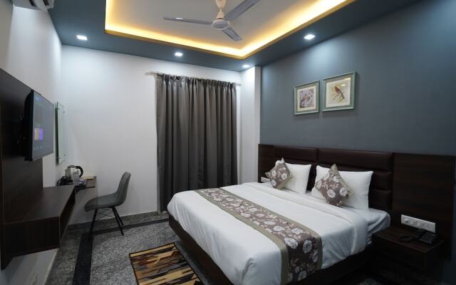 Posh Garden Inn