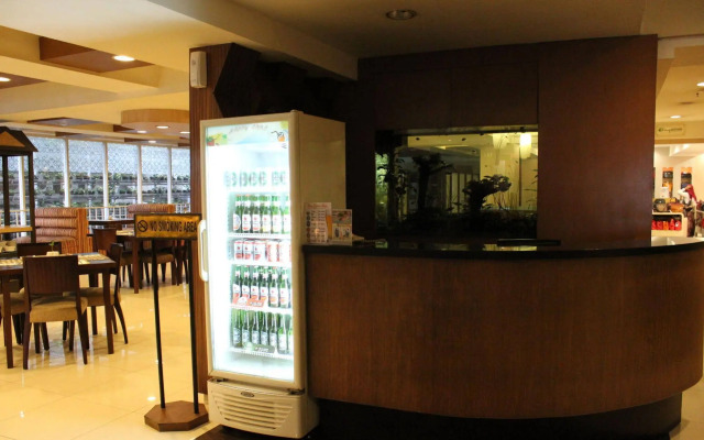 Anggrek Shopping Hotel