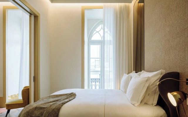 The Ivens, Autograph Collection