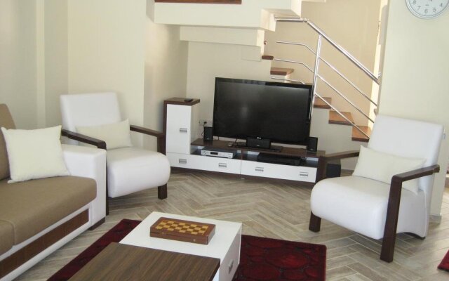 Crescent Villa