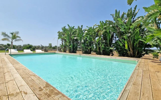 Villa With Swimming Pool Sleeps 8 Three Bedrooms