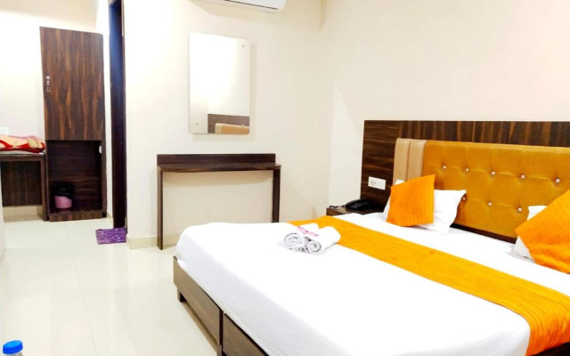 OYO 10318 Hotel Sukhman Residency
