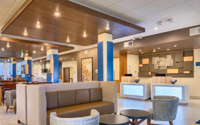 Holiday Inn Express & Suites Salem North - Keizer, an IHG Hotel