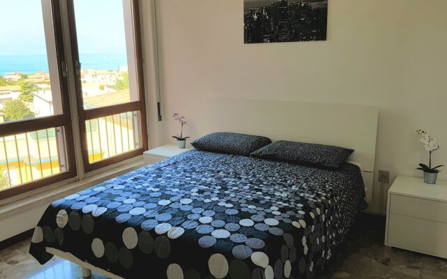 Bright Apartments Desenzano - Cavour Lake View 1