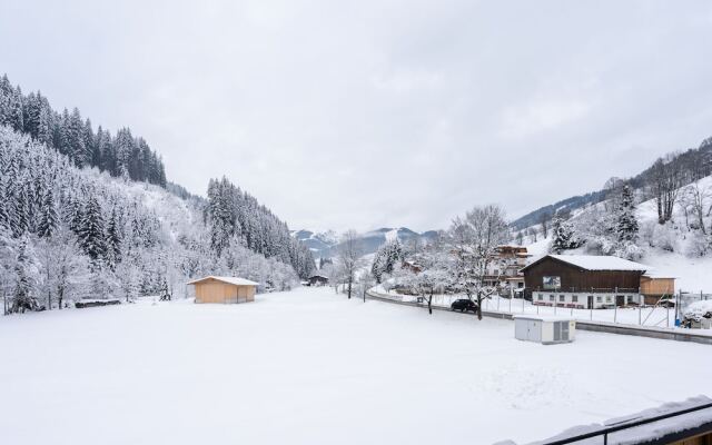 Lovely Chalet in Salzburg With Mountain View