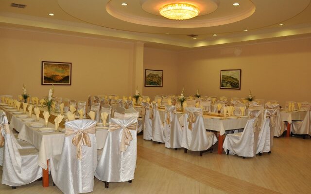 Hotel Feni