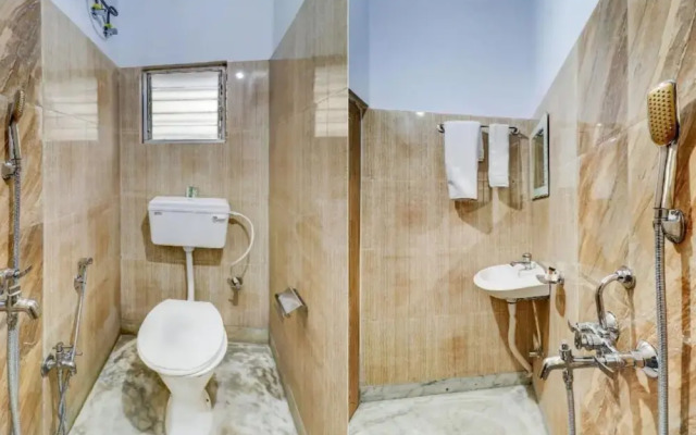 Goroomgo Priyanshu Guest House Ruby Kolkata