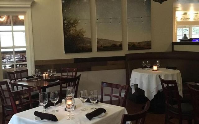 Glen Ellen Inn