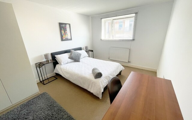 Continental Apartment- 2-bed- Farnborough