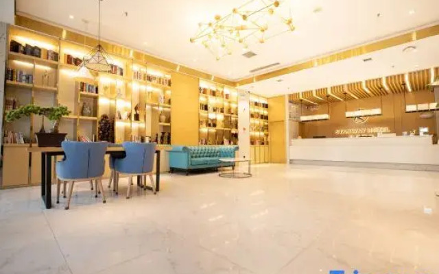 Starway Hotel (Zhengzhou Economic Development Zone Third Street)