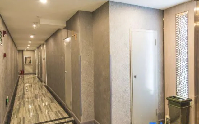 Yaduo Hotel (Dalian Railway Station & People's Square Branch)