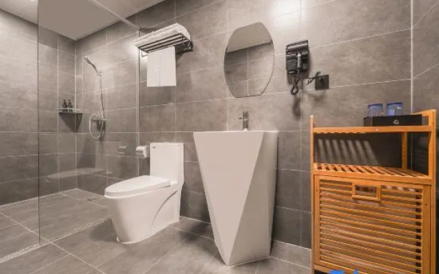View Movie Hotel (Yueyang Food Street Shop) – Bathroom – Yueyang
