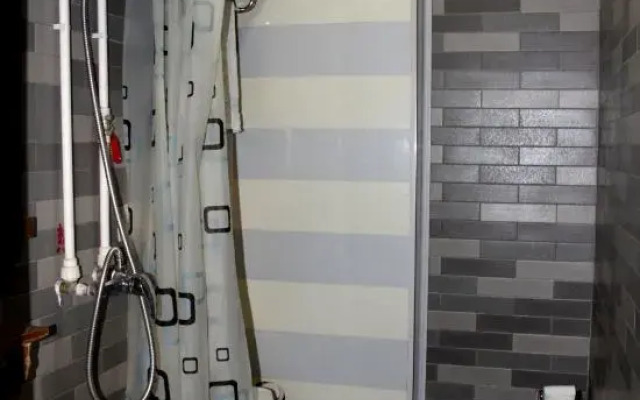 Lao Cheng Gen Hostel