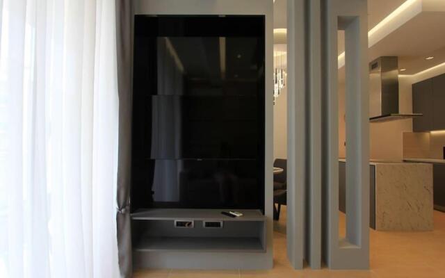 Modern 1BR apartment with swimming pool