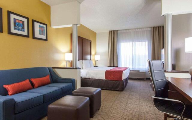Comfort Suites Tulsa Central