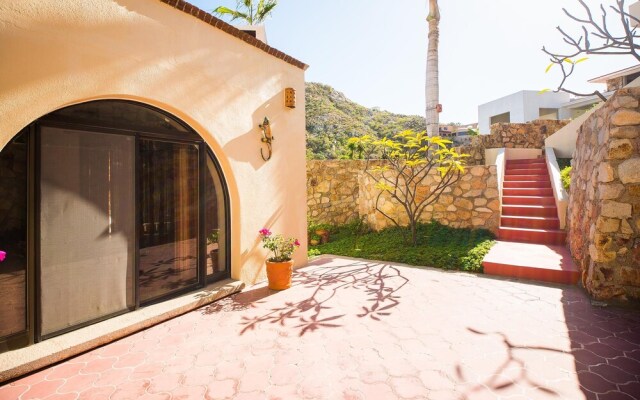 Short Walk to Downtown&Beach from Villa Serrana