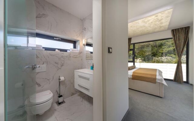 Amazing Home in Kostelj With Wifi and 4 Bedrooms