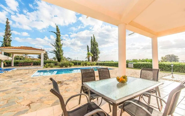 Villa Theo