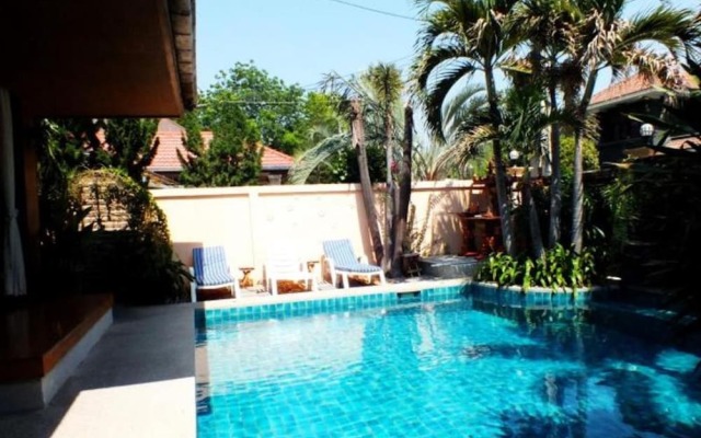 4 Bedroom Private Pool Bungalow Walking Street 15 Min Ride Away