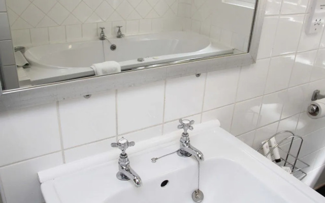 Best Western Honest Lawyer Hotel