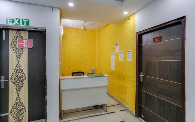 Vaccinated Staff- OYO 79428 Saanj Bnb