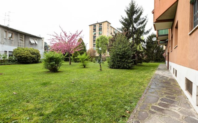 Renewed Balcony Flat with Green Garden