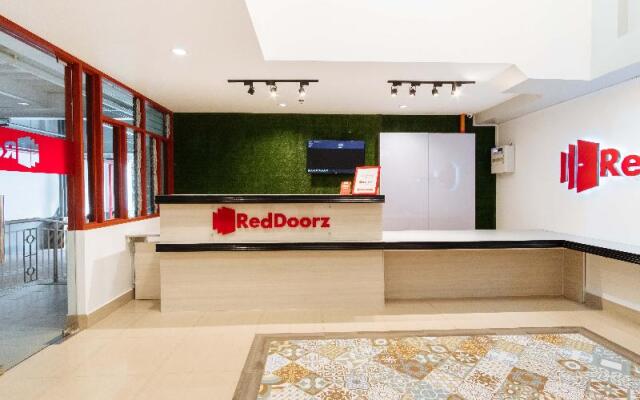 RedDoorz Plus near UST Manila