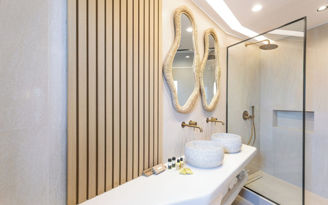 EvMaria Suites