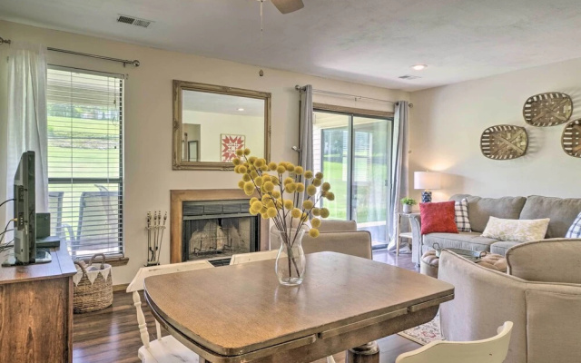 Pet-friendly Branson Retreat w/ Pool & Golf Access