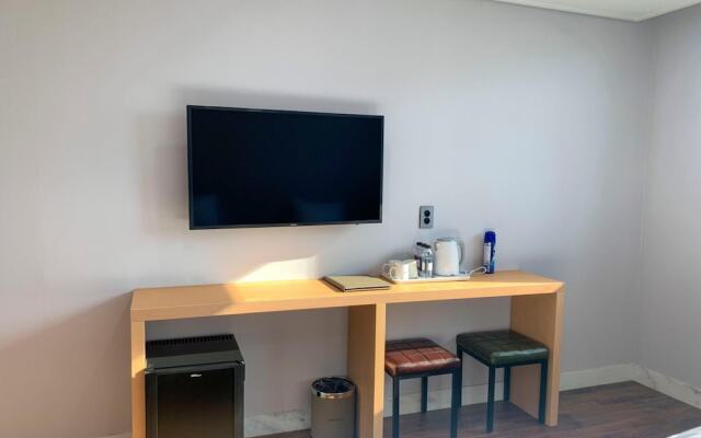 Aroomi Hotel Hyupjae