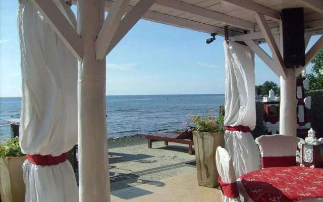 Villa Agung Beach Inn