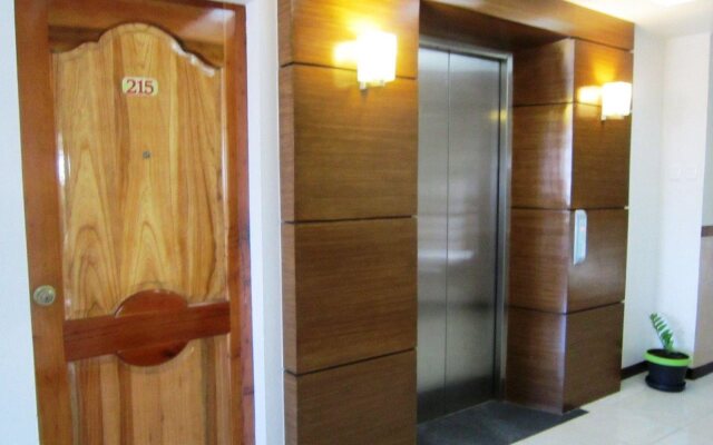 Tiptop Tower Suite Inn