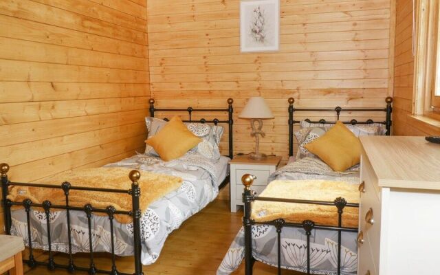 Acorn Lodge