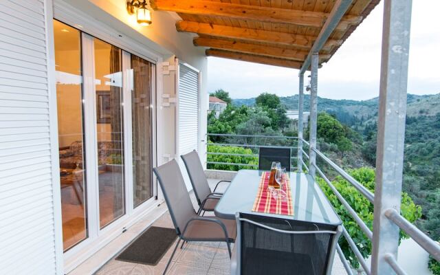 Ortaki Traditional House