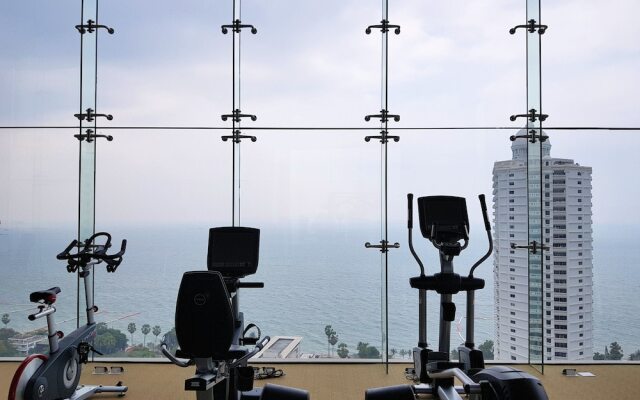 The Riviera Wongamat by Pattaya Holiday